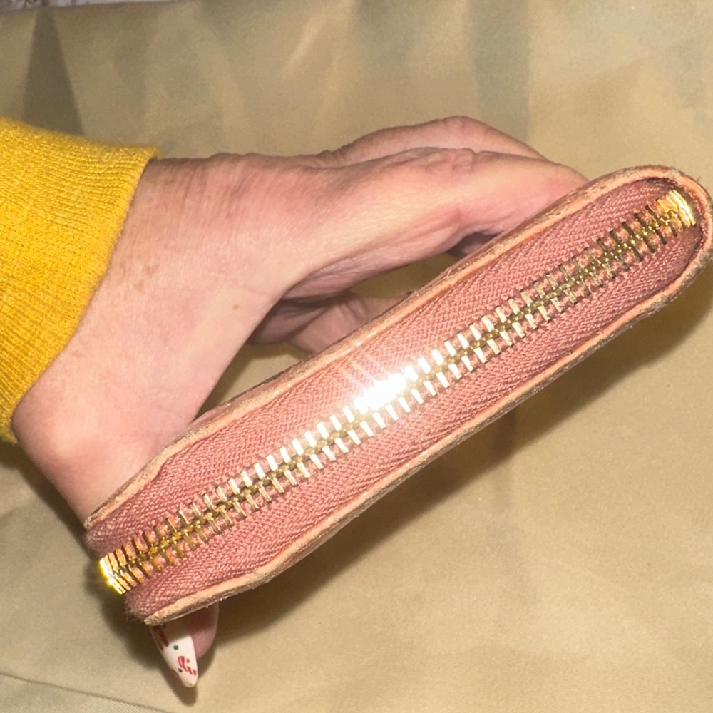 Miu Miu Coral Croc-Embossed Wallet - Picture 4 of 12